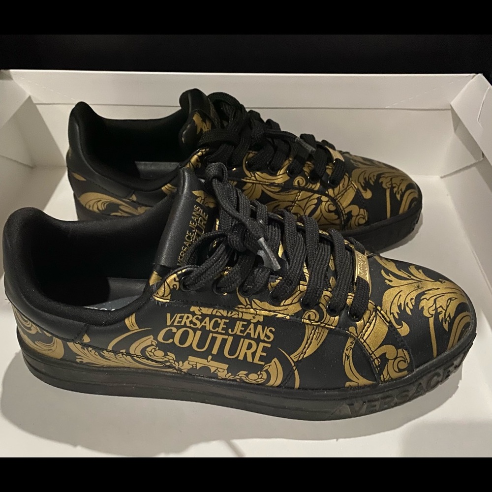 Versace sneakers size 9